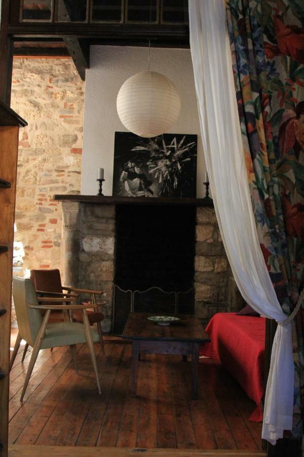 Chambre Cozy Et Salon De 60 M2 Au Coeur De La Cite Cordes-sur-Ciel Exterior photo